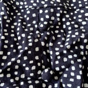 Hollister size small polkadot navy skirt.